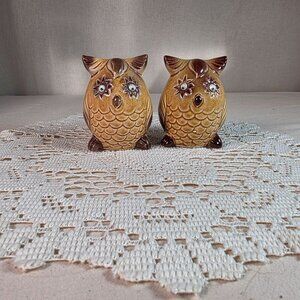 Vintage Ceramic Owl Salt & Pepper Shakers Japan Brown & Yellow With Googly Eyes